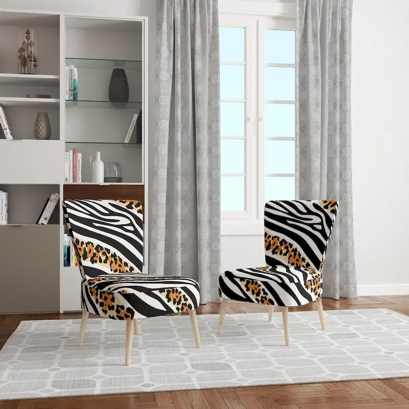 Fauteuil et chaise longue à motifs zébrés et léopard mélangés