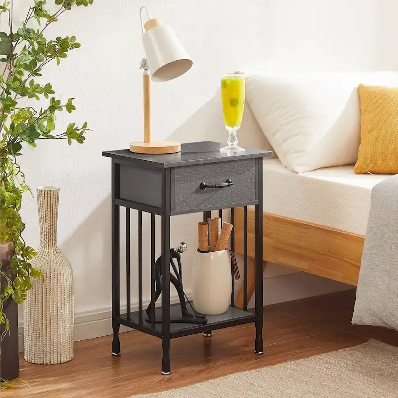 Table de chevet de style moderne avec tiroir et étagère