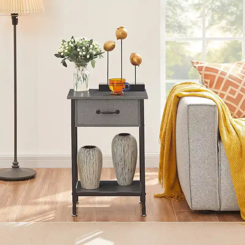 Table de chevet de style moderne avec tiroir et étagère